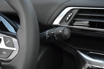 2017款标致5008 1.8T自动380THP精英版7座