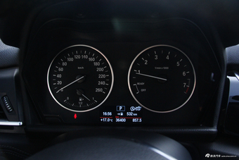 2016款宝马2系旅行车218i 1.5T自动运动设计套装 