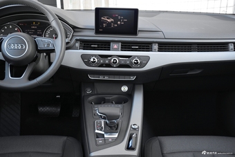 2018款奥迪A4L 1.4T自动30周年年型30 TFSI进取型