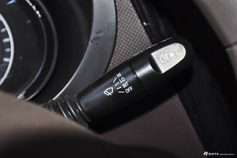 2015款五菱宏光S1 1.5L手动舒适型 白