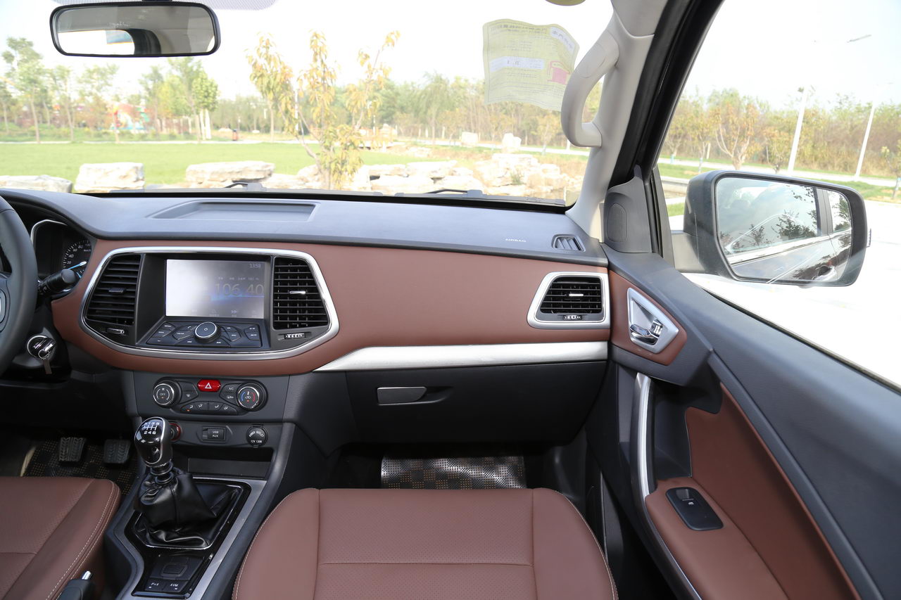 2016款领主 2.5T手动两驱超豪华型