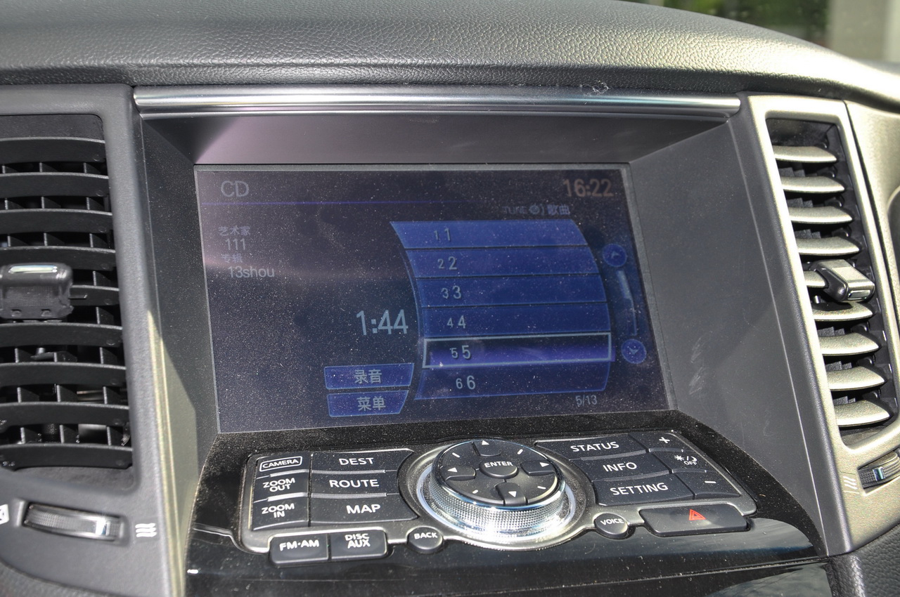 2015款英菲尼迪QX70 3.7L绝影版