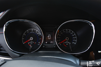 2018款启辰T70 1.6L手动睿趣版