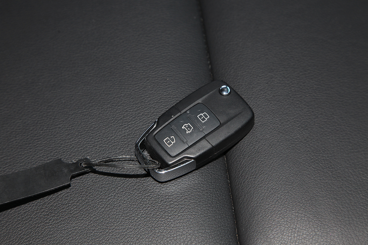 2016款北京BJ40L 2.3T自动四驱尊享版