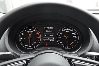 2018款奥迪A3 30周年型1.4T自动Sportback 35TFSI时尚型