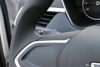 2018款宝骏530 1.8L自动精英型