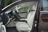 2016款众泰Z700 1.8T自动DCT豪华型 宝石红