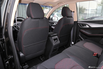 2017款宝骏560 1.5T 手动舒适型7座 