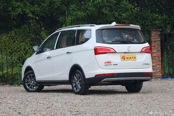 2017款宝骏730 1.8L iAMT豪华型7座