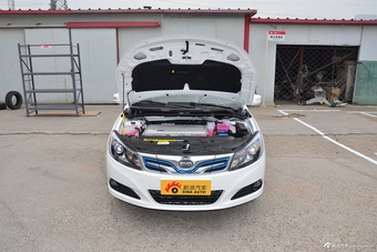 2017款比亚迪e5 300 尊贵型