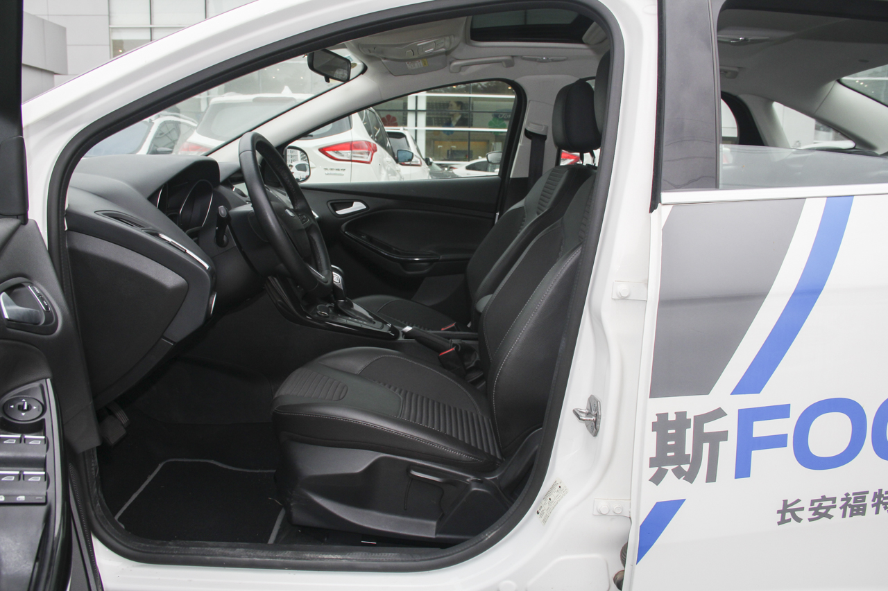 2018款福克斯三厢1.5T自动精英型EcoBoost 180