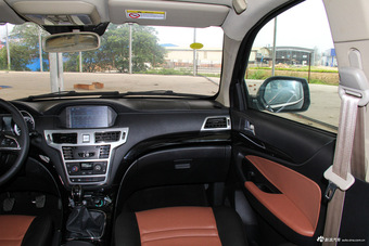 2017款揽福1.9T手动柴油两驱豪华版5座