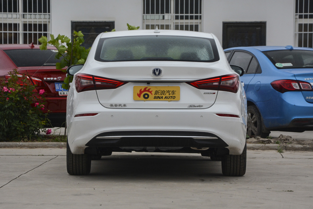 2018款逸动1.6L GDI手动尊尚型