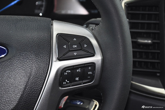 2016款撼路者2.2T手动四驱豪华版柴油