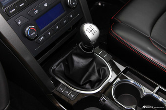 2017款黄海N3 2.5T手动四驱运动版XD25T5 