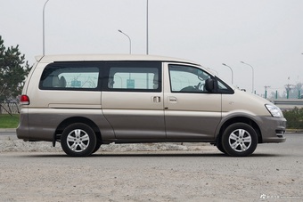 2017款菱智 M3L 2.0L 7座舒适型