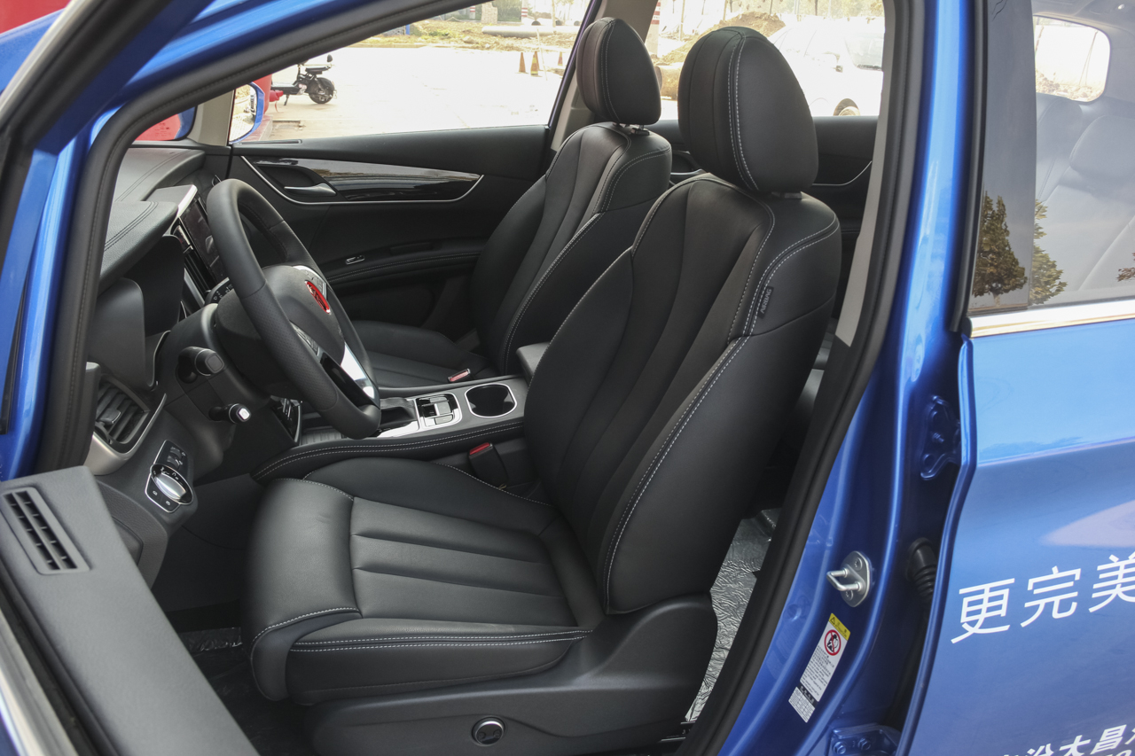 2017款比亚迪宋MAX 1.5T自动互联尊贵型 