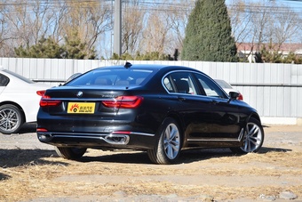2018款宝马7系730Li 2.0T自动尊享型卓越套装
