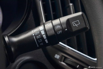 2017款长安CS15 1.5L自动豪华天窗版