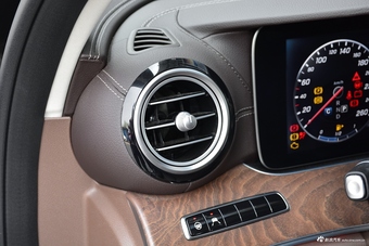 2018款奔驰E级改款3.0T自动 320 L 4MATIC