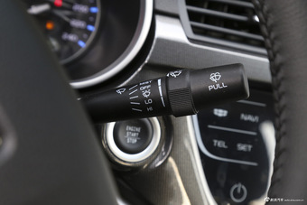 2017款吉利帝豪1.5L自动三厢百万款向上版