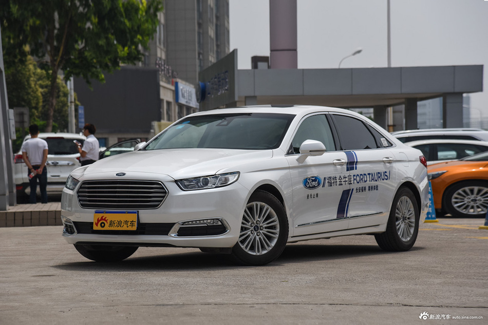 2015款金牛座2.0T自动时尚型 铂钻白