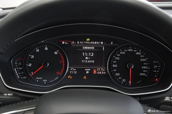 2018款奥迪Q5L 2.0T自动40 TFSI荣享进取型