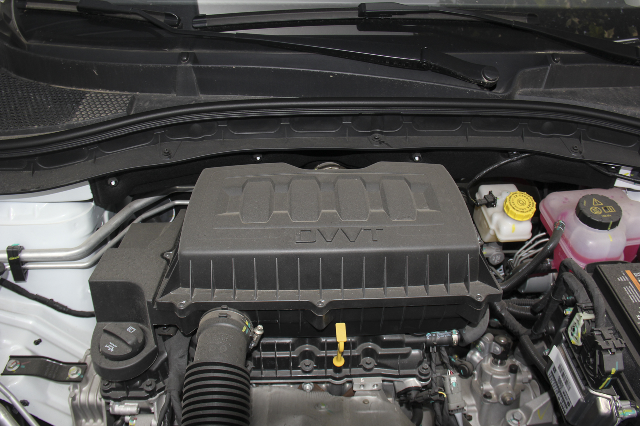 2018款荣威RX3 1.6L手动精英版