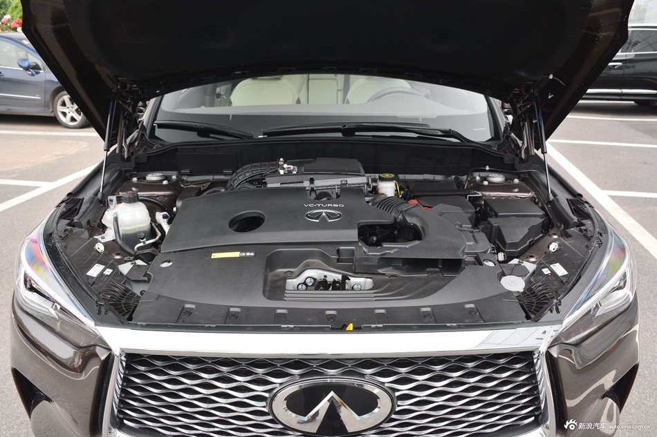 2018款英菲尼迪QX50 2.0T自动四驱旗舰版