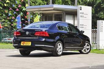 2016款迈腾1.8T自动TSI智享豪华型 幻影黑