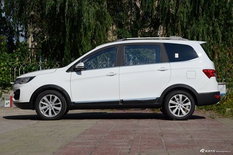 2016款凯翼V3 1.5L手动智联II导航版