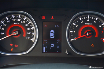 2018款东南DX3 1.5L手动豪华型