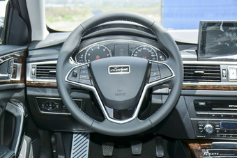 2016款众泰Z700 1.8T手动典雅型