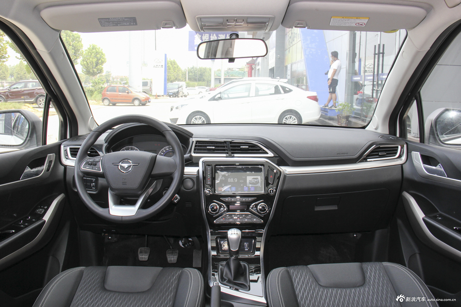 2018款海马S5青春版 1.6L手动豪华定制版