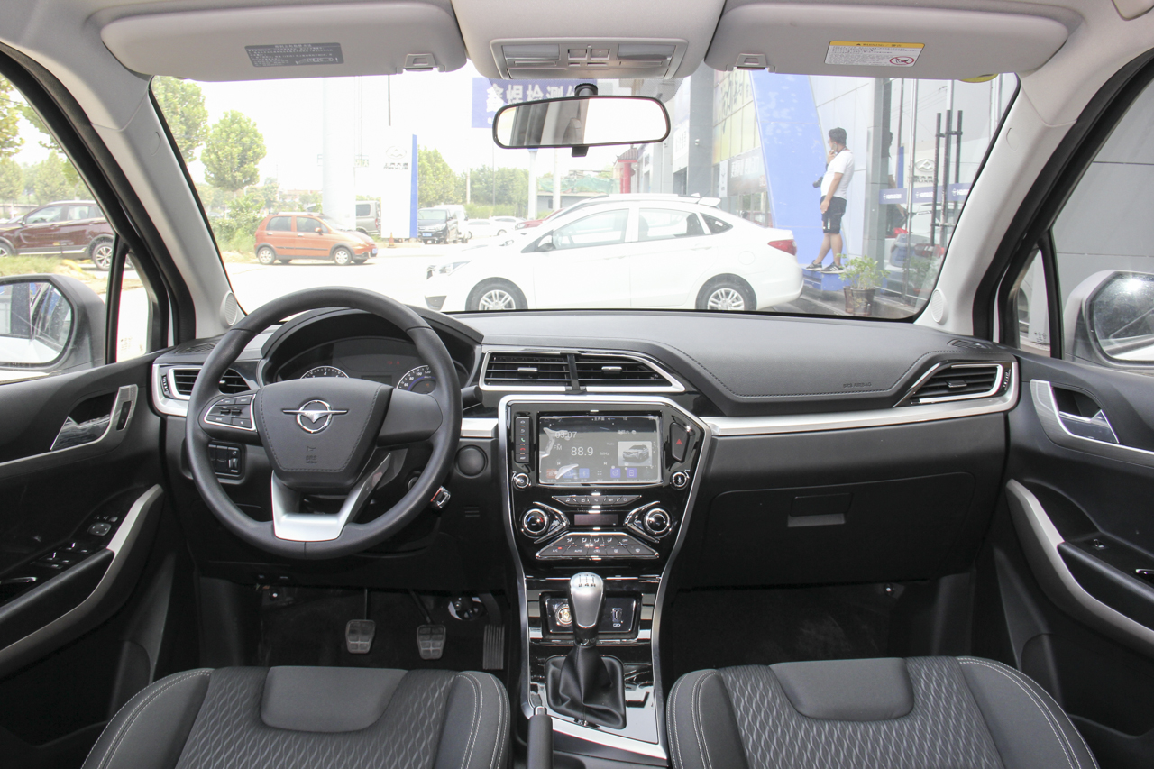 2018款海马S5青春版 1.6L手动豪华定制版