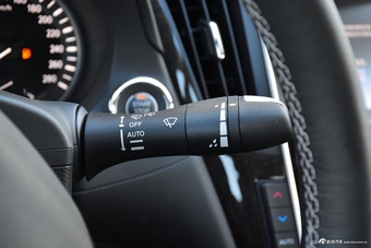 2018款英菲尼迪Q50L 2.0T自动豪华运动版