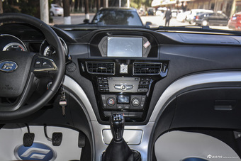 2015款雄师F22 1.9T手动四驱柴油豪华型