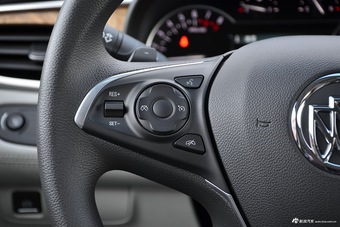 2017款GL8 2.0T自动 28T舒适型 白色