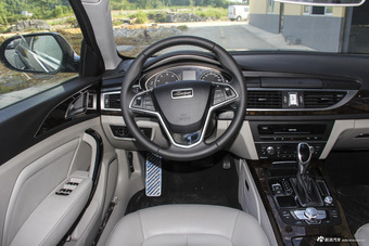 2016款众泰Z700 1.8T自动DCT典雅型