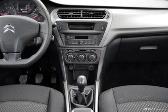 2017款全新爱丽舍1.6L手动时尚型