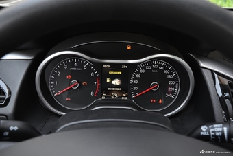 2018款奔腾B70 1.8T自动轿跑版互联智享型