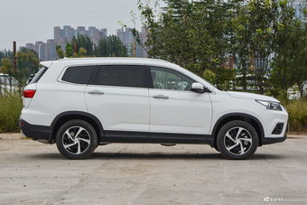 2018款北汽幻速S7 1.5T 手动尊贵型