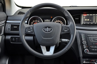 2016款奔腾B50 1.6L自动豪华型