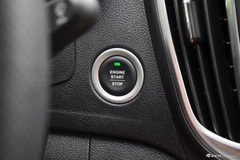 2017款宝骏560律动版1.5T手动乐享型