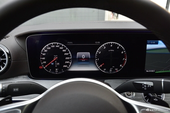 2018款奔驰CLS级2.0T自动300 豪华型