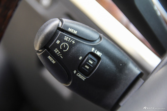 2016款东风A9 1.8T自动尊贵型