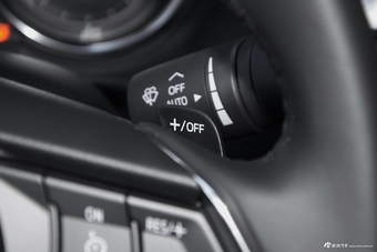 2018款阿特兹2.5L自动蓝天运动版