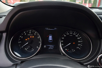 2017款奇骏2.5L自动CVT至尊版 4WD