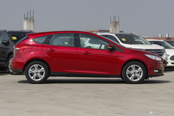 2017款福克斯两厢1.6L自动舒适型智行版