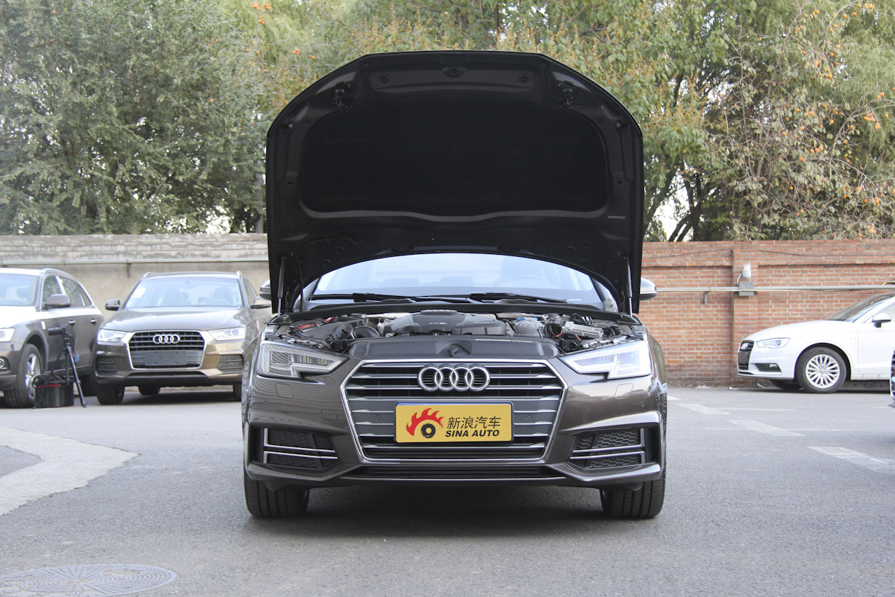 2017款奥迪A4L 2.0T自动40TFSI运动型